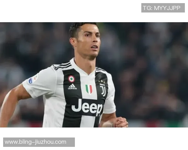 那不勒斯主席德劳伦蒂斯与利雅得胜利CEO合影展示C罗球衣引发热议